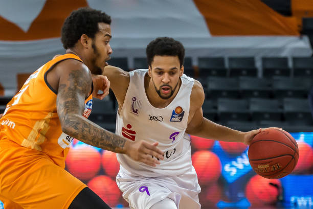 其中一个引 其中一个引