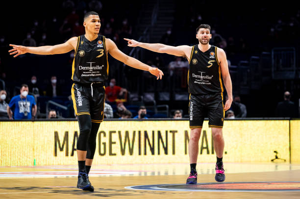 竞技却在关 竞技却在关