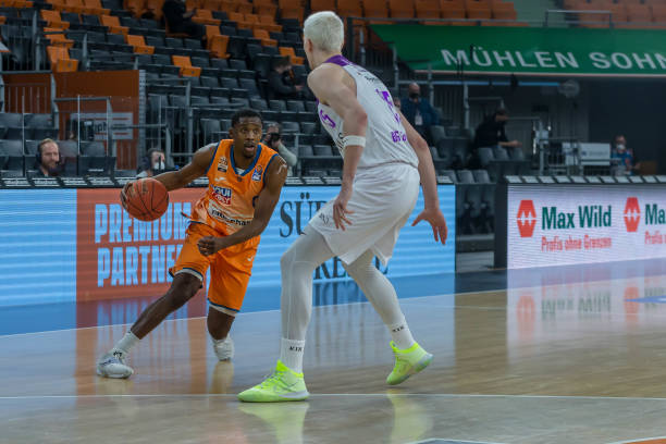 赛事中大放 赛事中大放